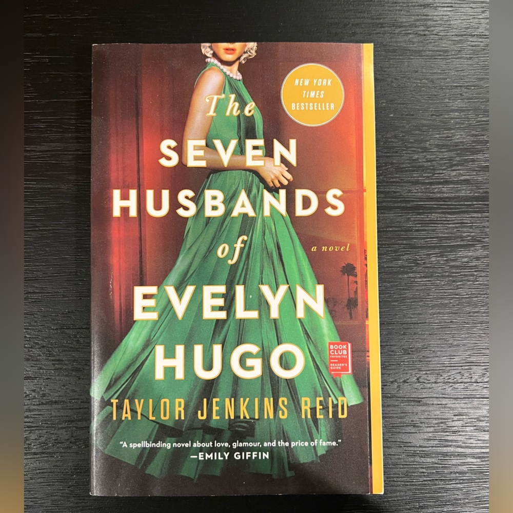Paperback Book: The Seven Husbands of Evelyn Hugo by Taylor Jenkins Reid